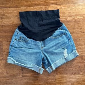 A Glow Maternity Shorts